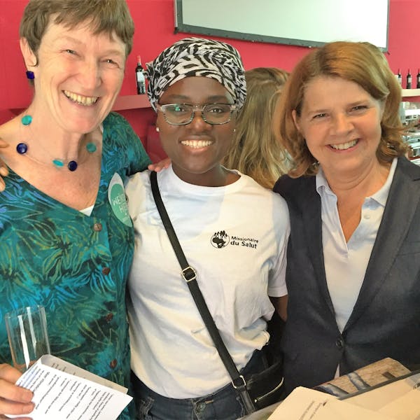 Mamy Sawa met de Burgemeester Marja van Bijsteerveldt