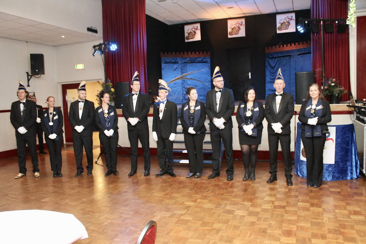 Pronkzitting C V Platte Knip In Berichten Op