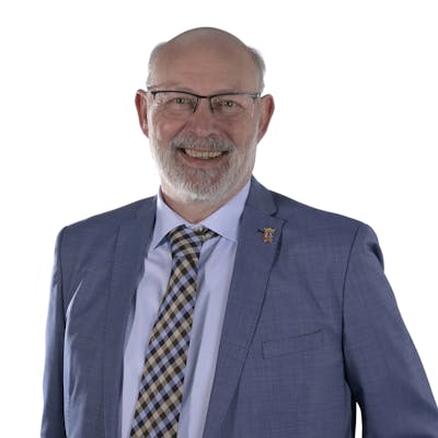 Raadslid Luc van der Linden stelt zich voor in berichten op MaasBuren.nl