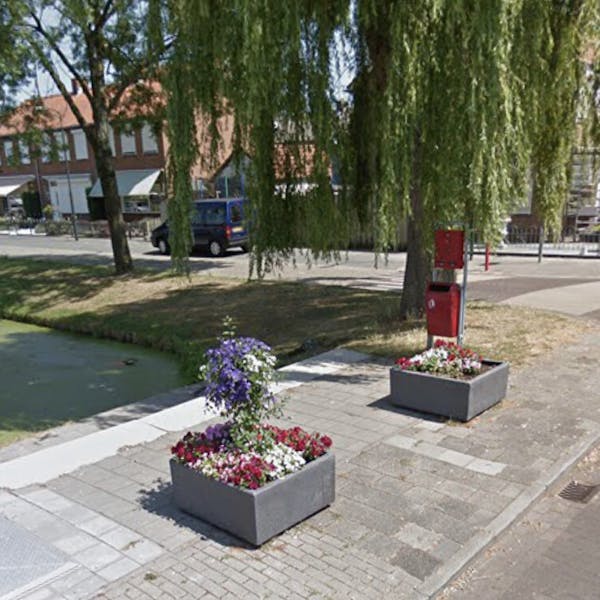 Adopteer een bloembak.