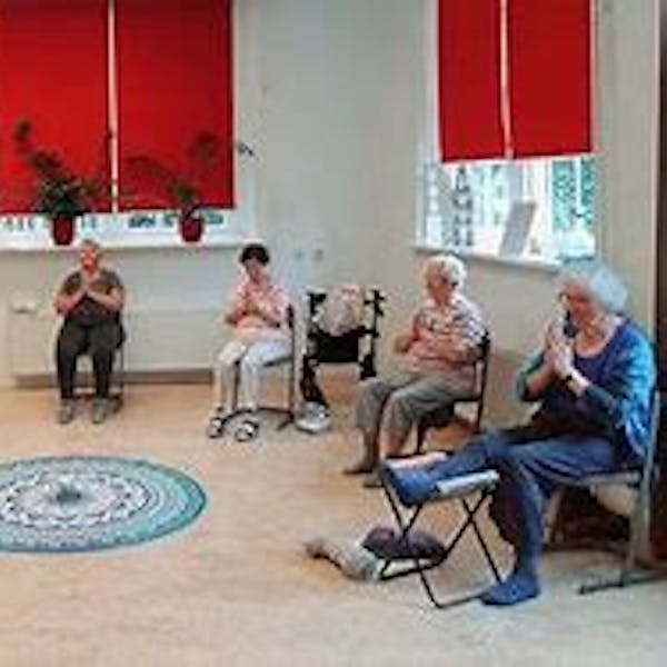 Zit/Stoel Yoga les in Overloon