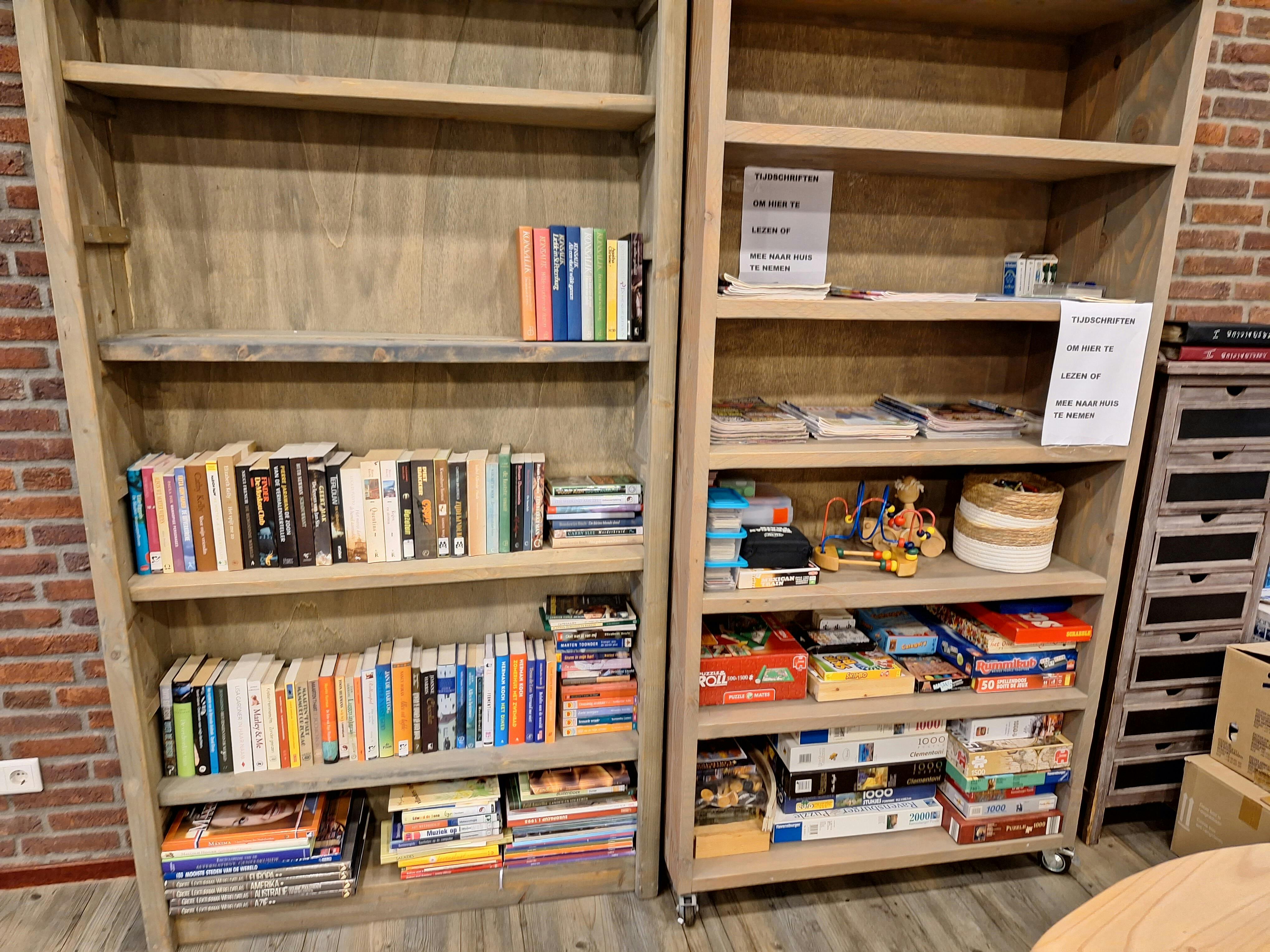 Gezellige gezelssschapsspellen doen en koffie drinken in de Dörpskamer!