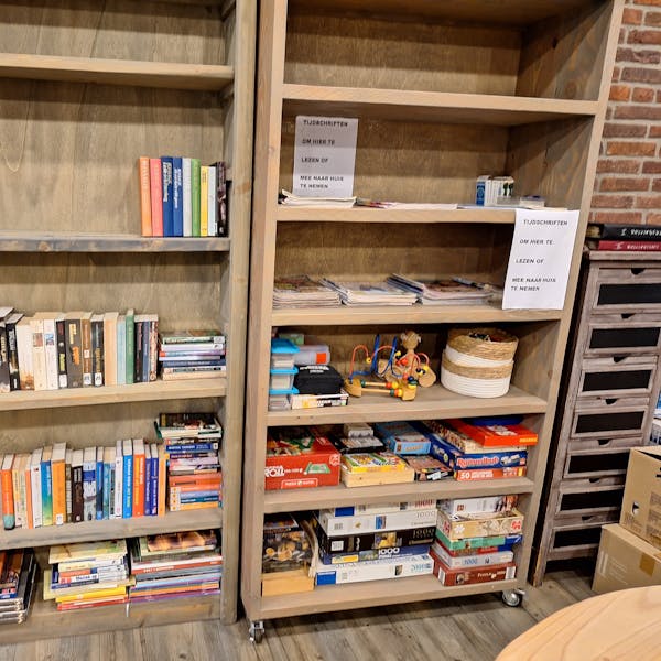 Gezellige gezelssschapsspellen doen en koffie drinken in de Dörpskamer!