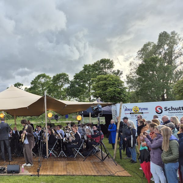 Geslaagde feestelijke opening van het Stinspark