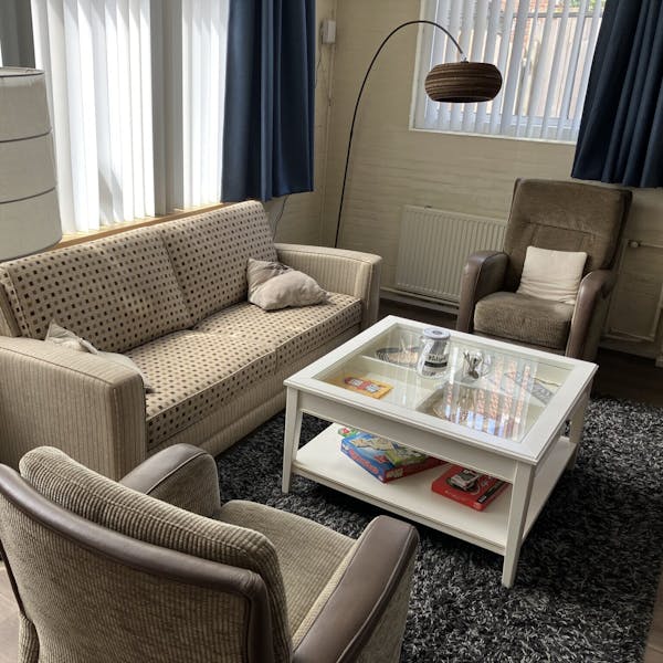 De Huiskamer โ Een gezellige en ontspannen plek voor iedereen!