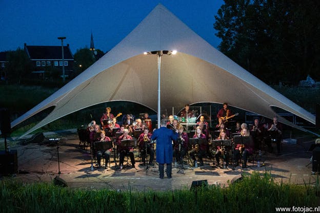 Summernight met het Metropeelorkest in Oploo