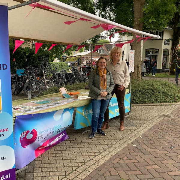 Veel mooie gesprekken op de gezellige Brummense Pinkstermarkt