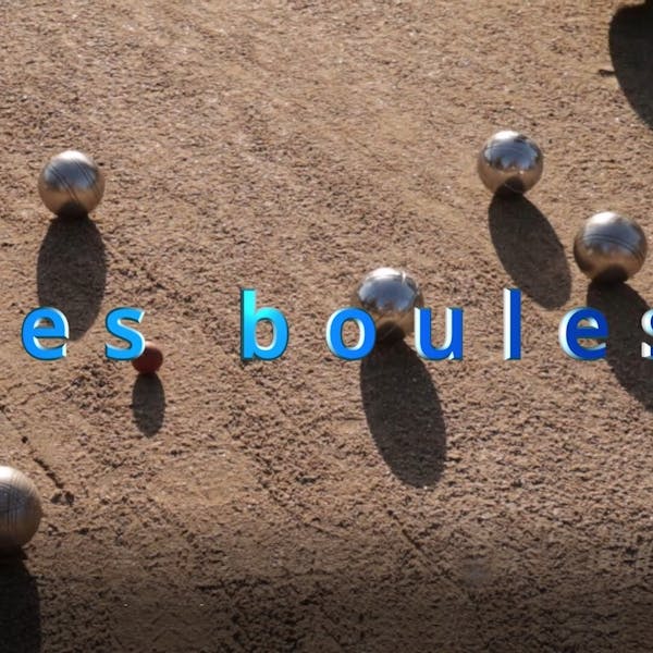 Ontspan tijdens jeu de boules met senioren