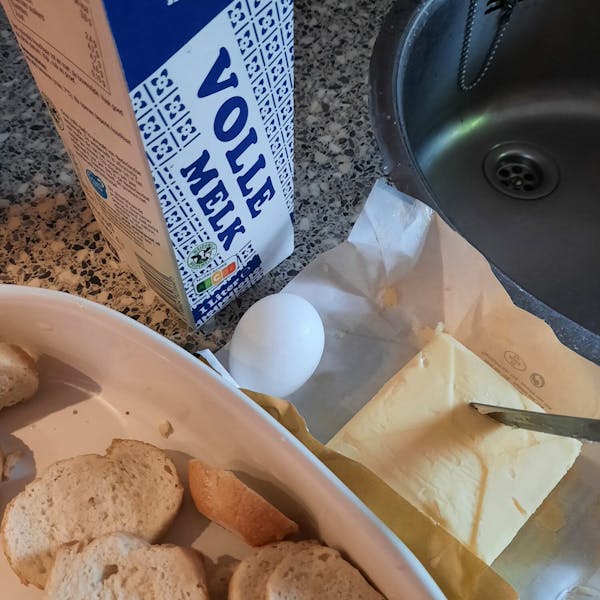 Restjes stokbrood wegwerken via mini wentelteefjes