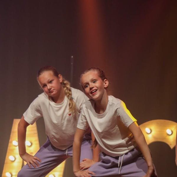 Dance 6 (groep 8 basisschool)