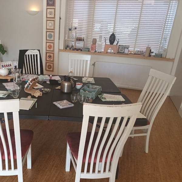 Workshop: Yogales & gebruik van essentiële oliën