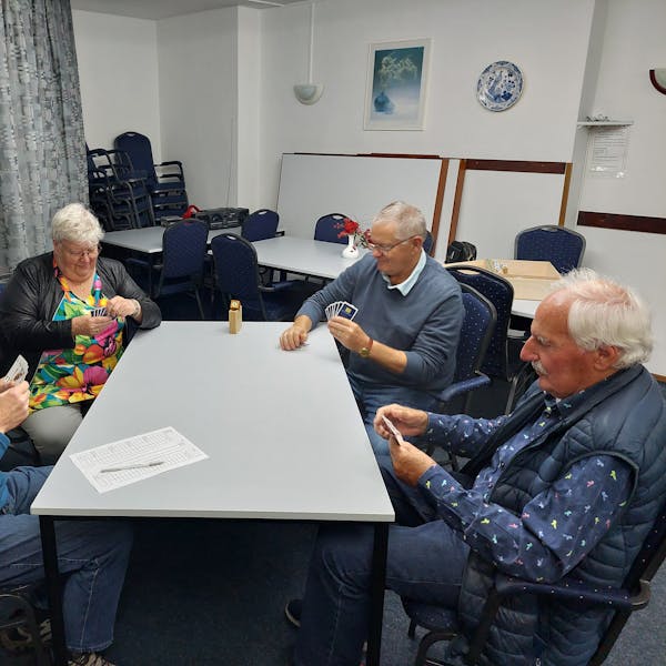 Klaverjassen voor senioren in Huygenshof