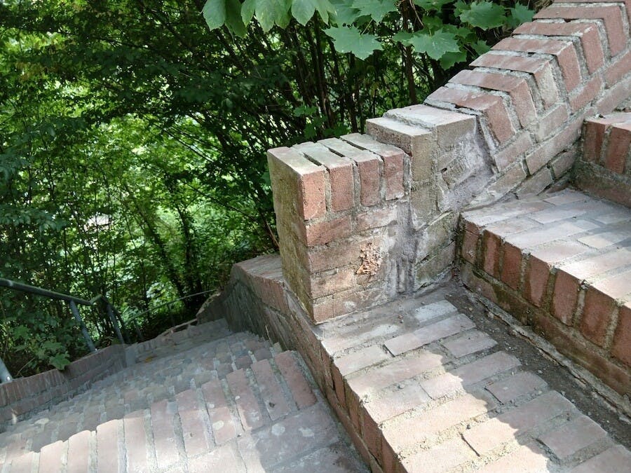 Gevaarlijk situatie rond het parkje op de stuwwal aan de Batavierenweg aangepakt!