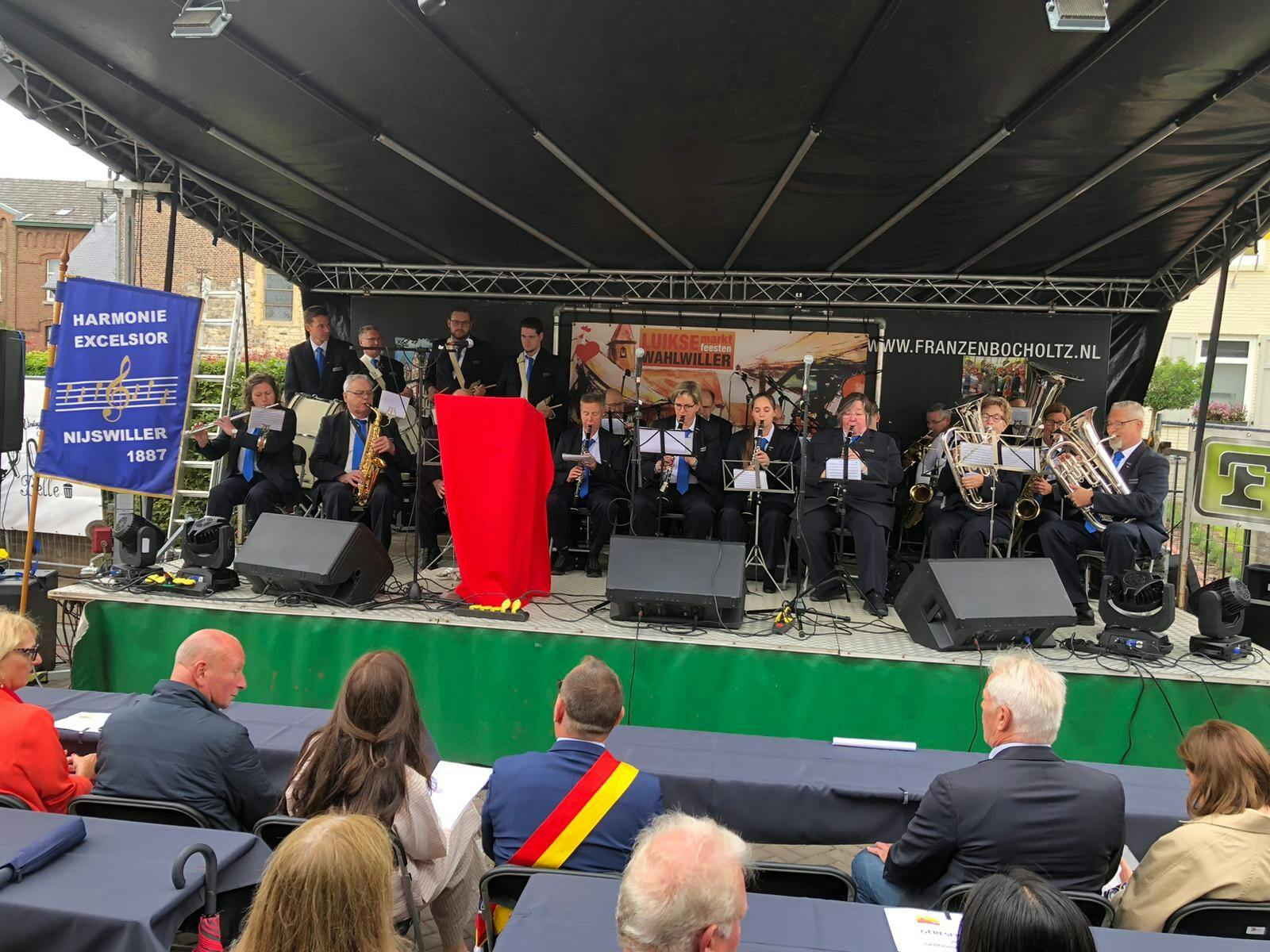Muzikale opening Luikse markt