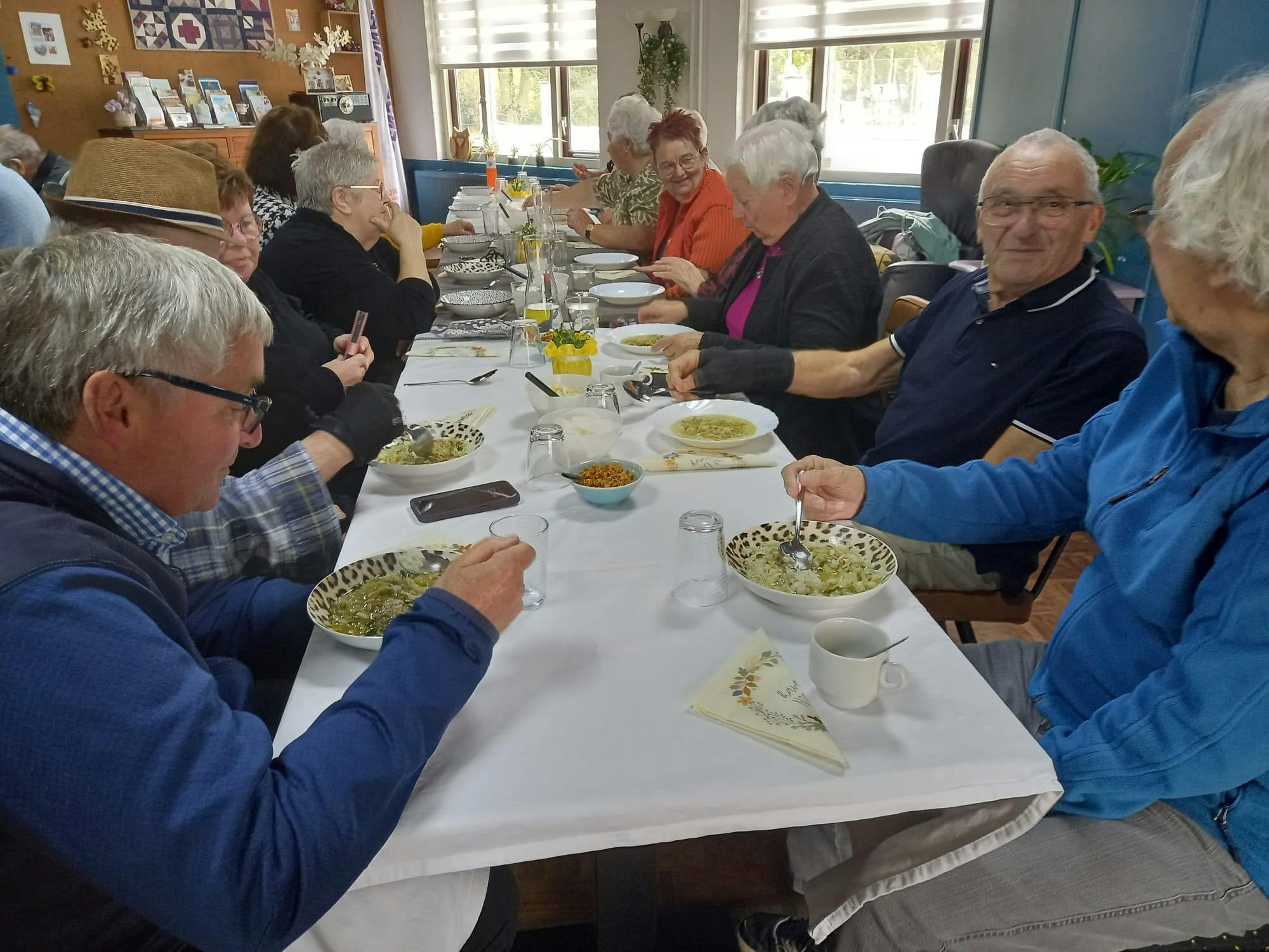 Ontmoet elkaar bij Ons Plekje