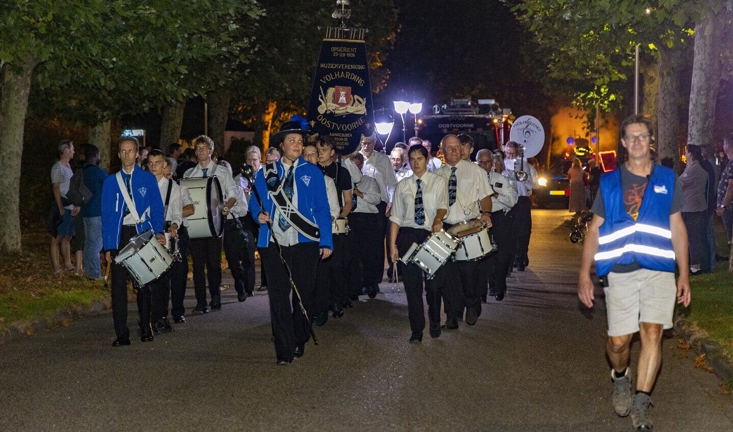 Komt dat zien! Lampionnenoptocht vol passie en plezier!