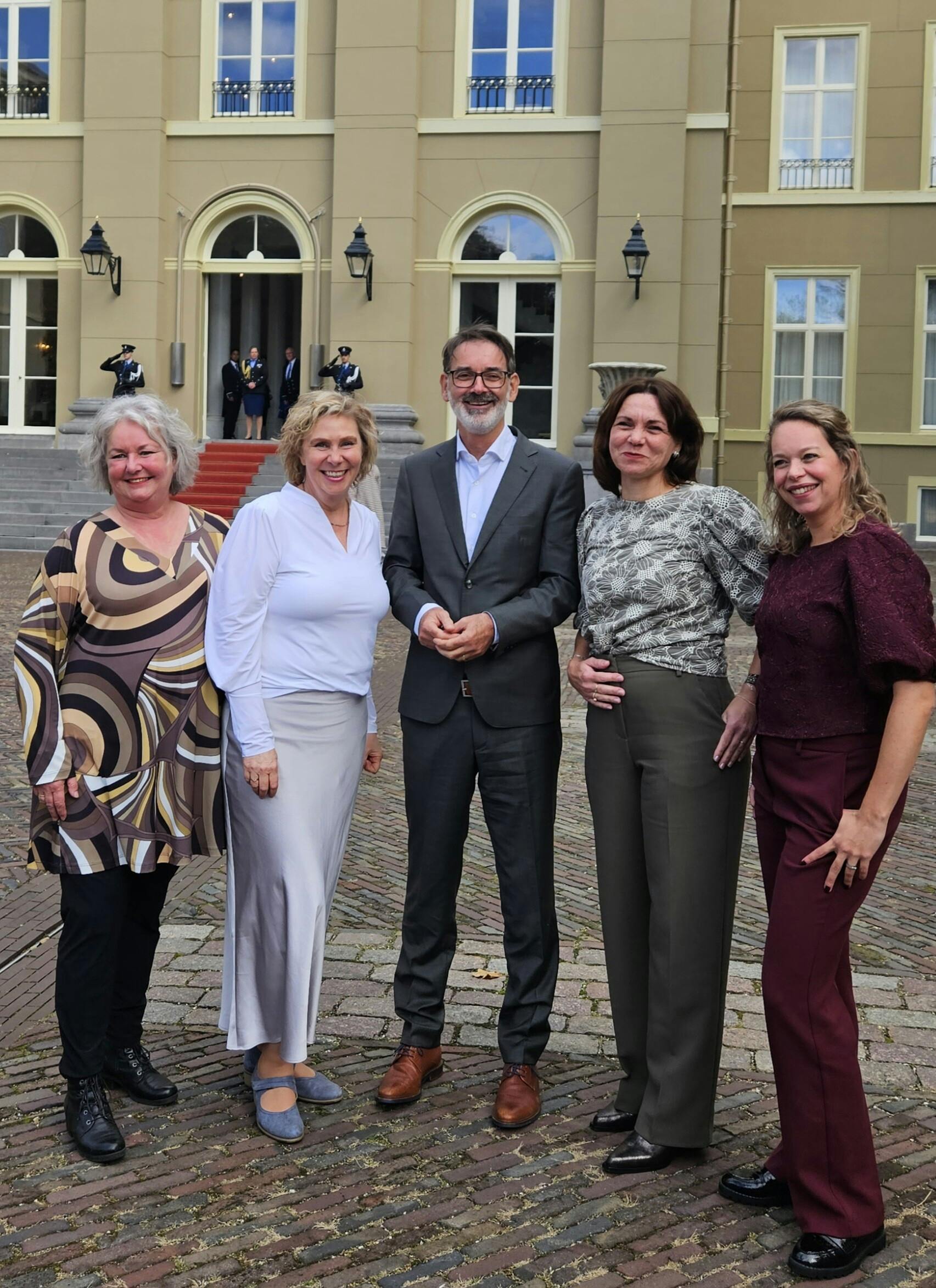 Onmisbare schakel: MijnBuurtje.nl geëerd tijdens uitreiking Appeltjes van Oranje