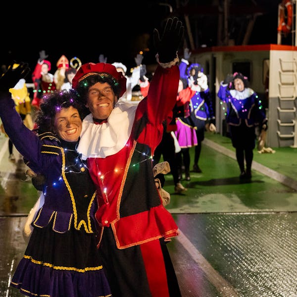 Zwaai Sinterklaas Uit