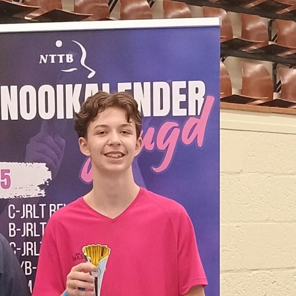 Tafeltennisser Marco Skwira verovert A-licentie