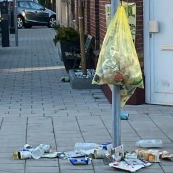 Niemand wil gele afvalzakken op straat