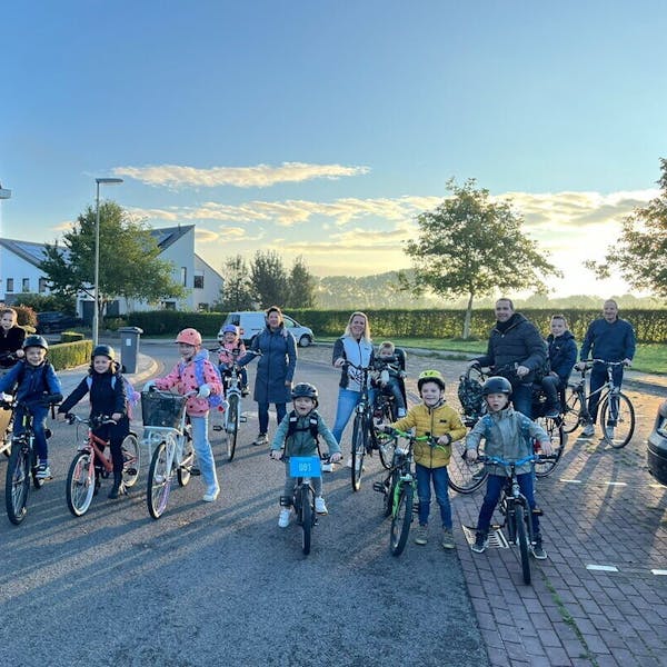 Marlou en Dave winnaars van de posifiets actie 'Fietsvijfdaagse'