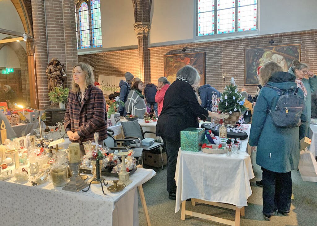 Genieten en kerstinkopen doen bij de Kerst-Inn in de AvP-kerk
