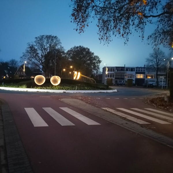 Nieuwe verlichting grote rotonde Oss Zuid