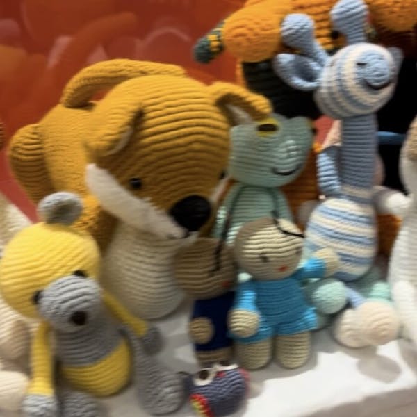 Een gehaakte knuffel ruilen voor een kinderlach?