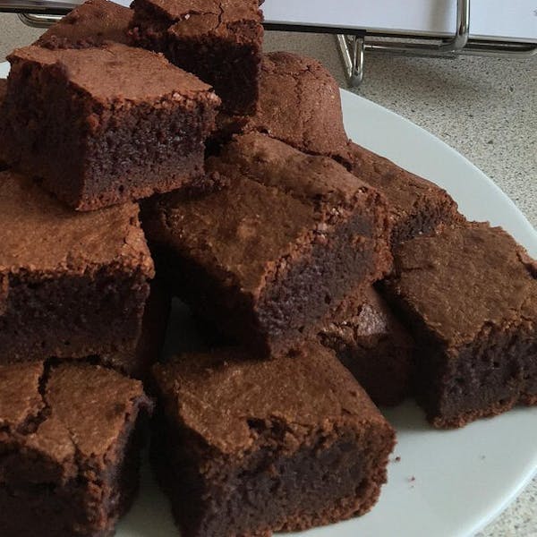 Brownies met zwarte bonen en dadels