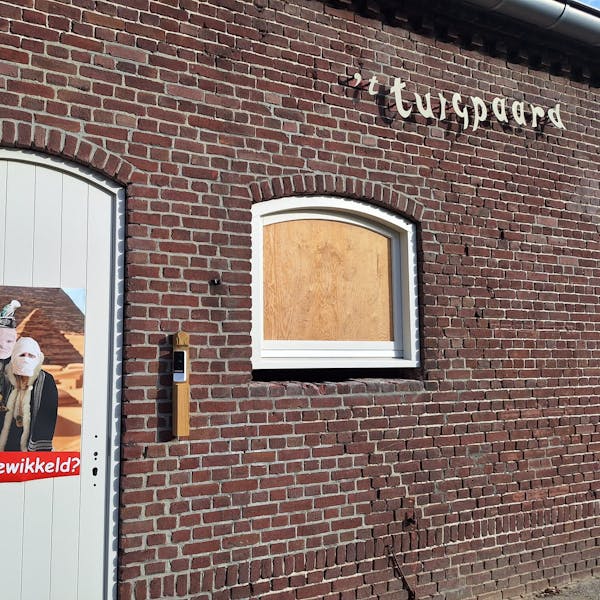 💚💛❤️ NIEUW PRINSENPAAR OF...... ......TE INGEWIKKELD? 🧻