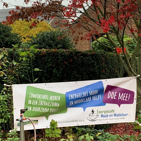 Open Duurzame Huizenroute wederom een succes: buren beantwoorden veel vragen aan andere buren.