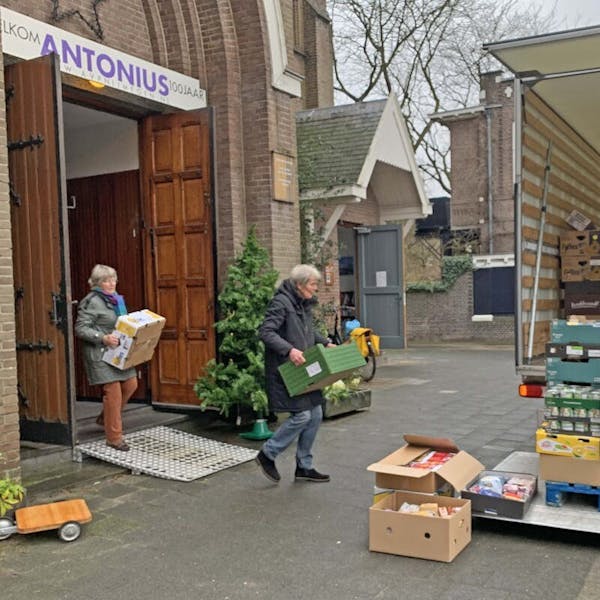 Help de voedselbank met levensmiddelen voor een fijne kerst voor haar klanten