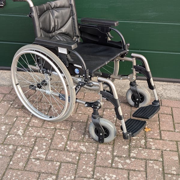 Vrijwel nieuwe rolstoel te koop