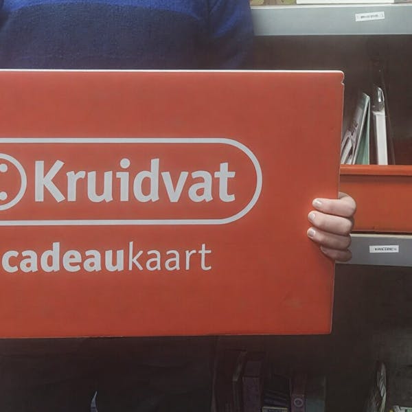 Een frisse start voor iedereen: Kruidvat doneert cadeaukaarten voor verzorgingsproducten aan Speelgoedbank