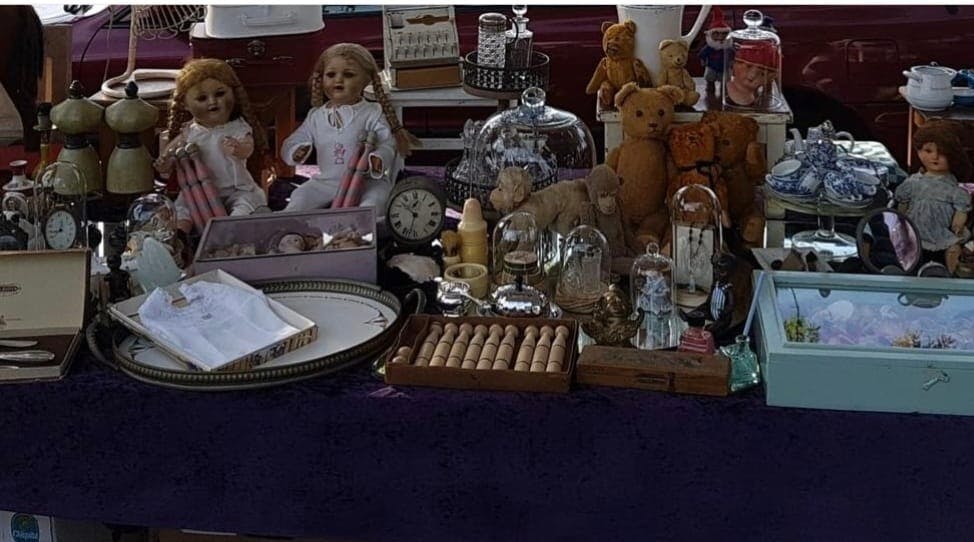 Grote Vlooienmarkt Elst Overbetuwe in Sporthal De Helster Zon. 30 Nov van 9-16 Uur