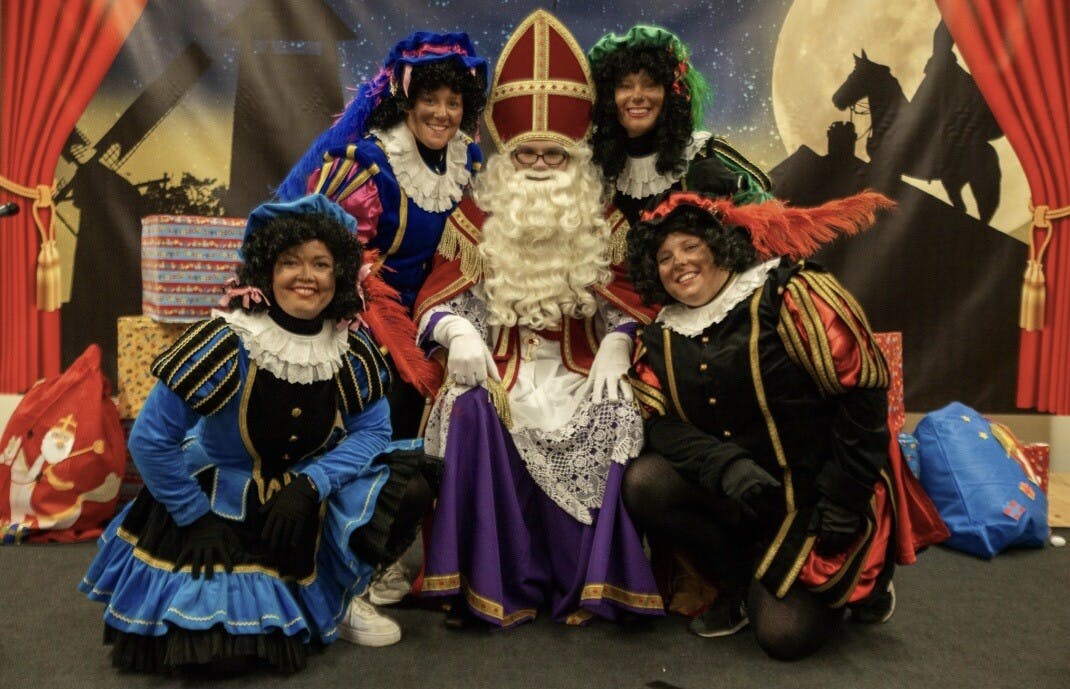 Het Groot Sinterklaasfeest in Stokkum: kinderen dansen mee op “Pietentalent”