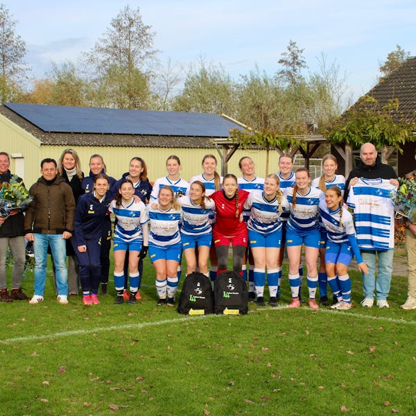 Vv Oeken bedankt tas- en shirtsponsors