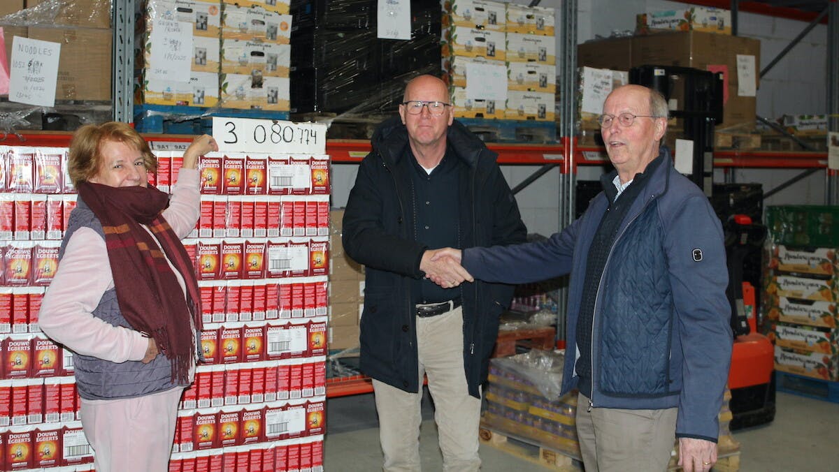 Inzamelingsactie Douwe Egberts waardepunten voor de regionale voedselbanken december 2025