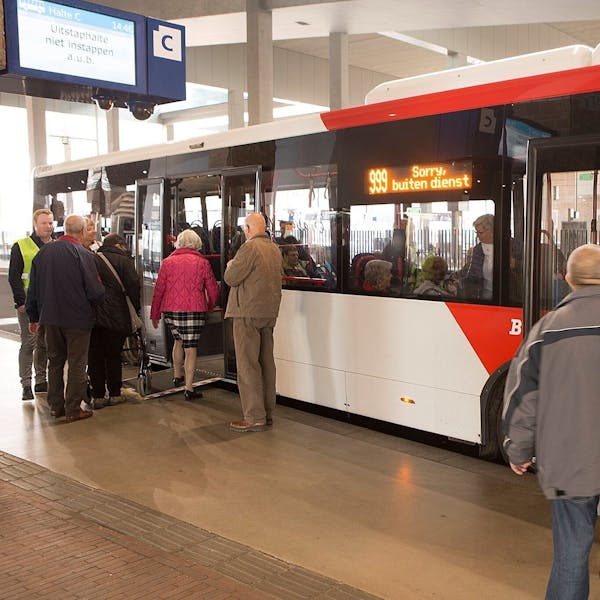 Maak iemand wegwijs in het OV!