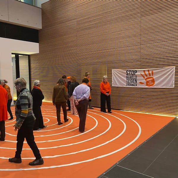 Een impactvolle avond in het gemeentehuis: over femicide, veiligheid en verbinding