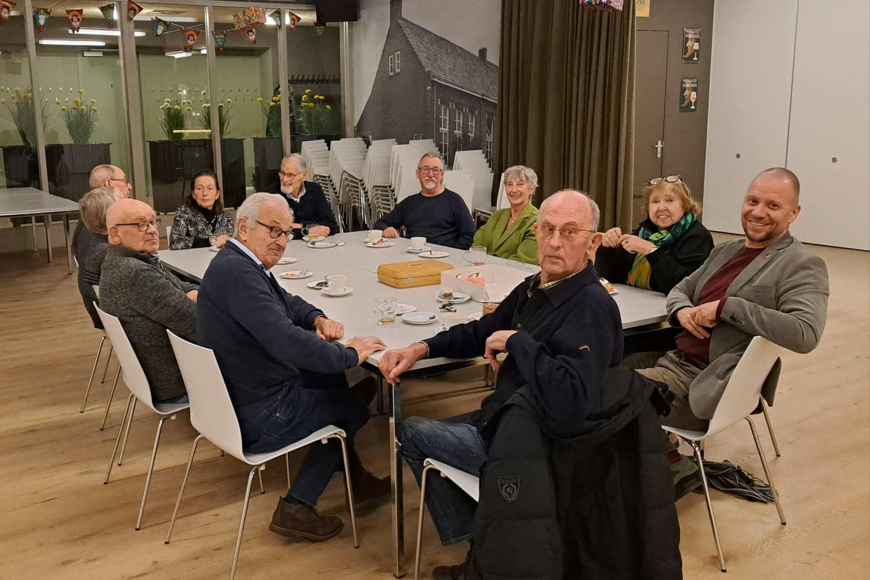 Vrijwilligers van de Galderse en Strijbeekse kapellen in het zonnetje!