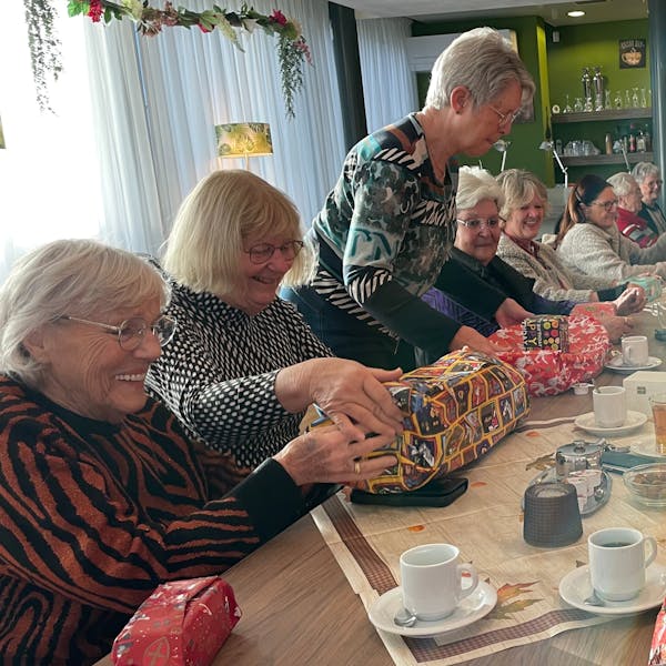 Feestelijke cadeautjes en gezelligheid in Brakel