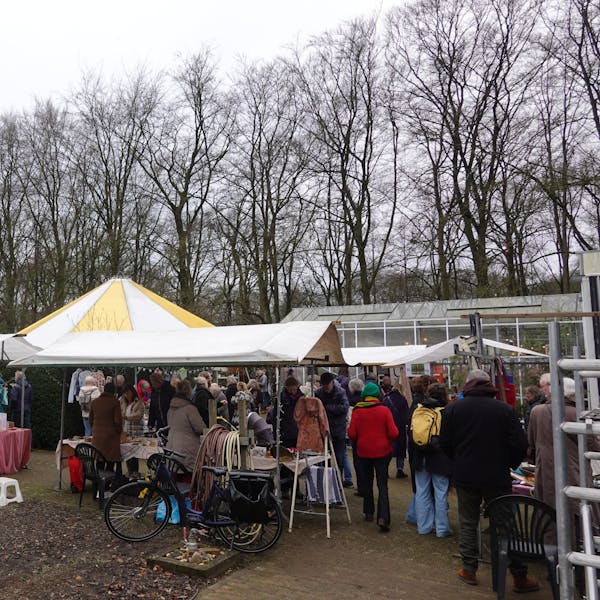 Drukbezochte kerstmarkt in de Hortus