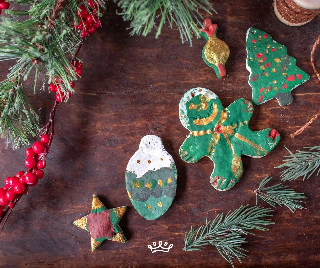 Zelf kerstdecoraties maken van deeg