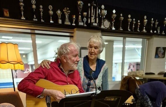 Mooie kunst van Annemieke Dister en gezellige samenzang