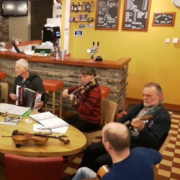 Ierse sessie door Green Galore in de Ark van Oost