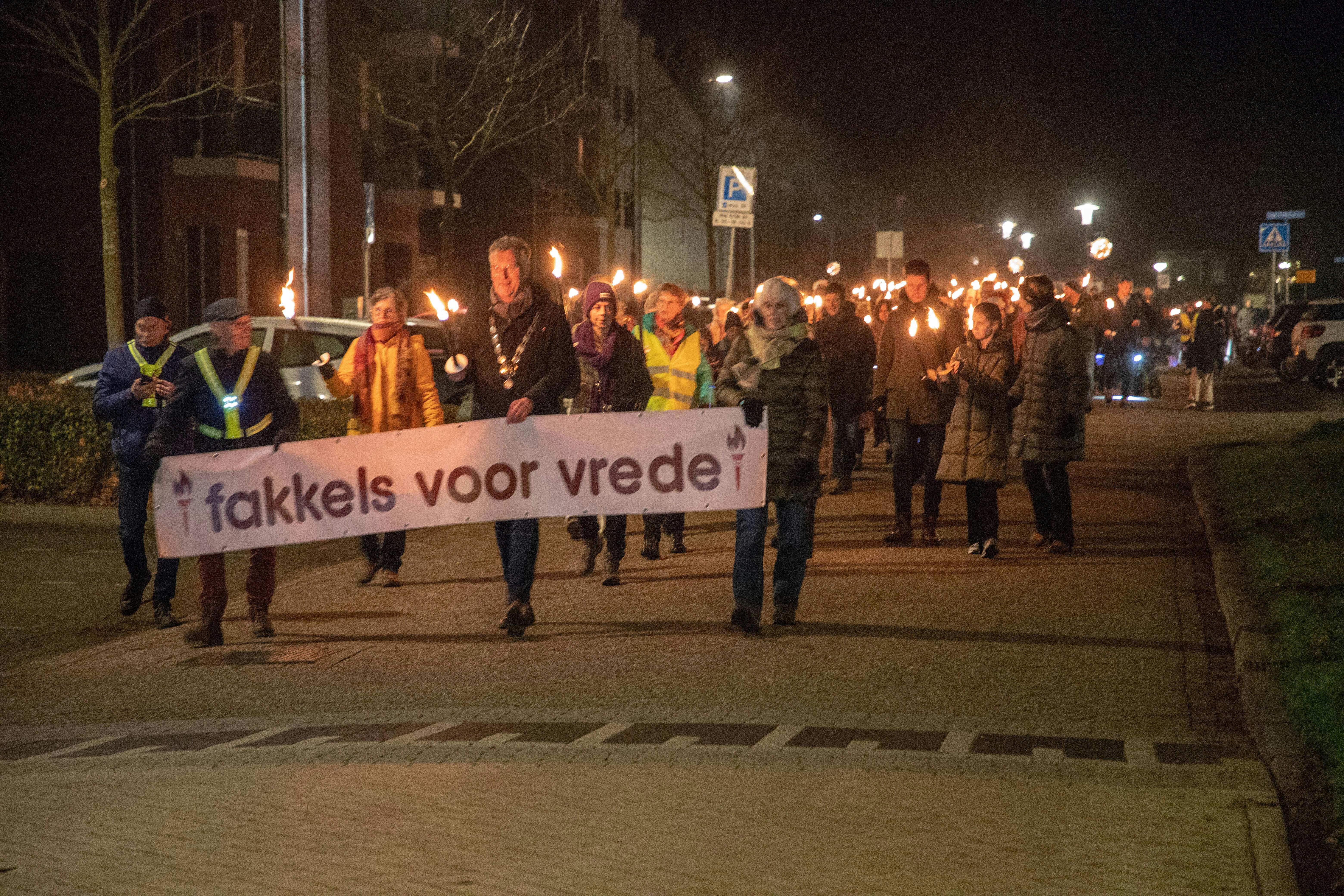 Fakkels voor Vrede verlichtte Haaren