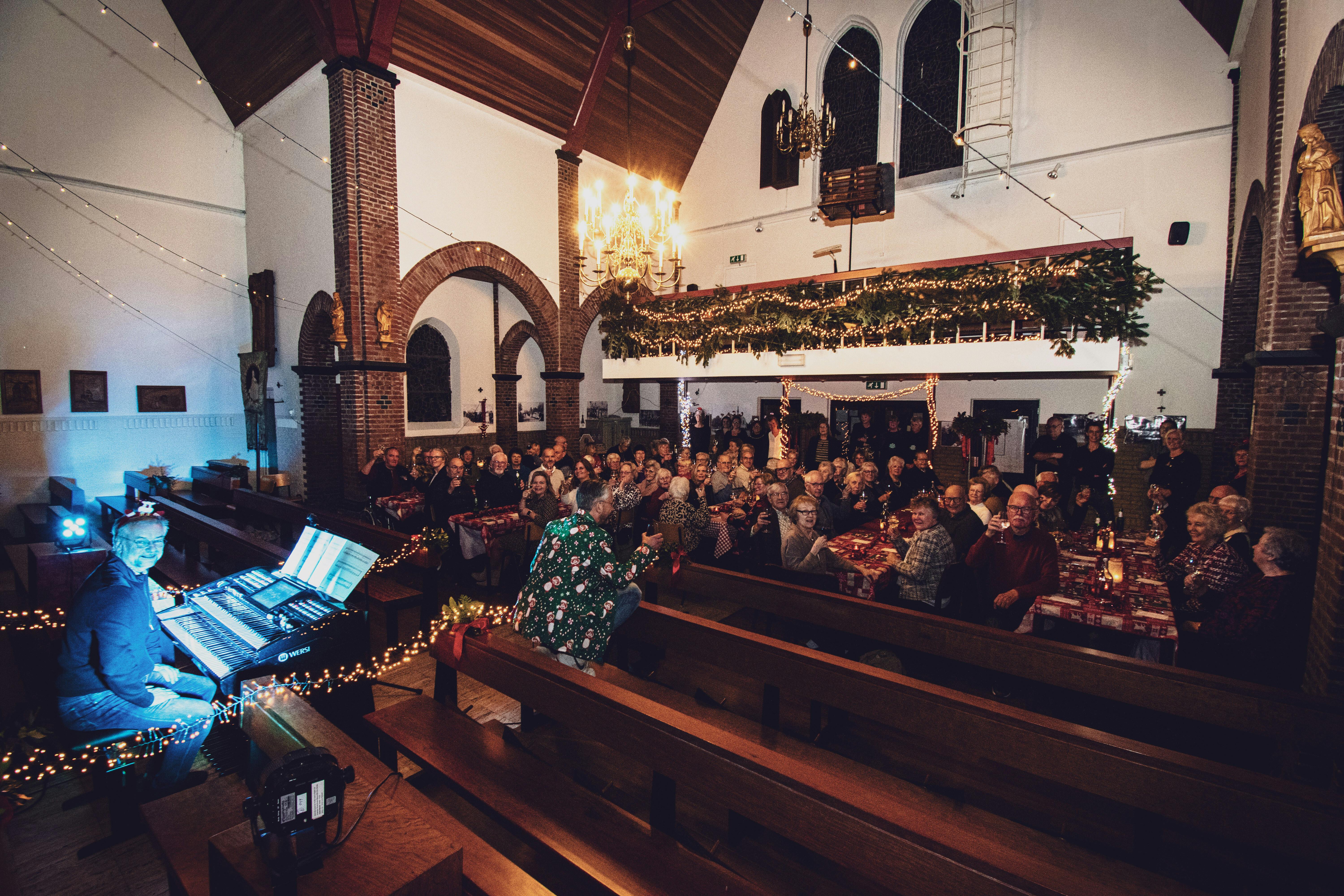 Genieten van een grandioos kerstdiner in de kerk