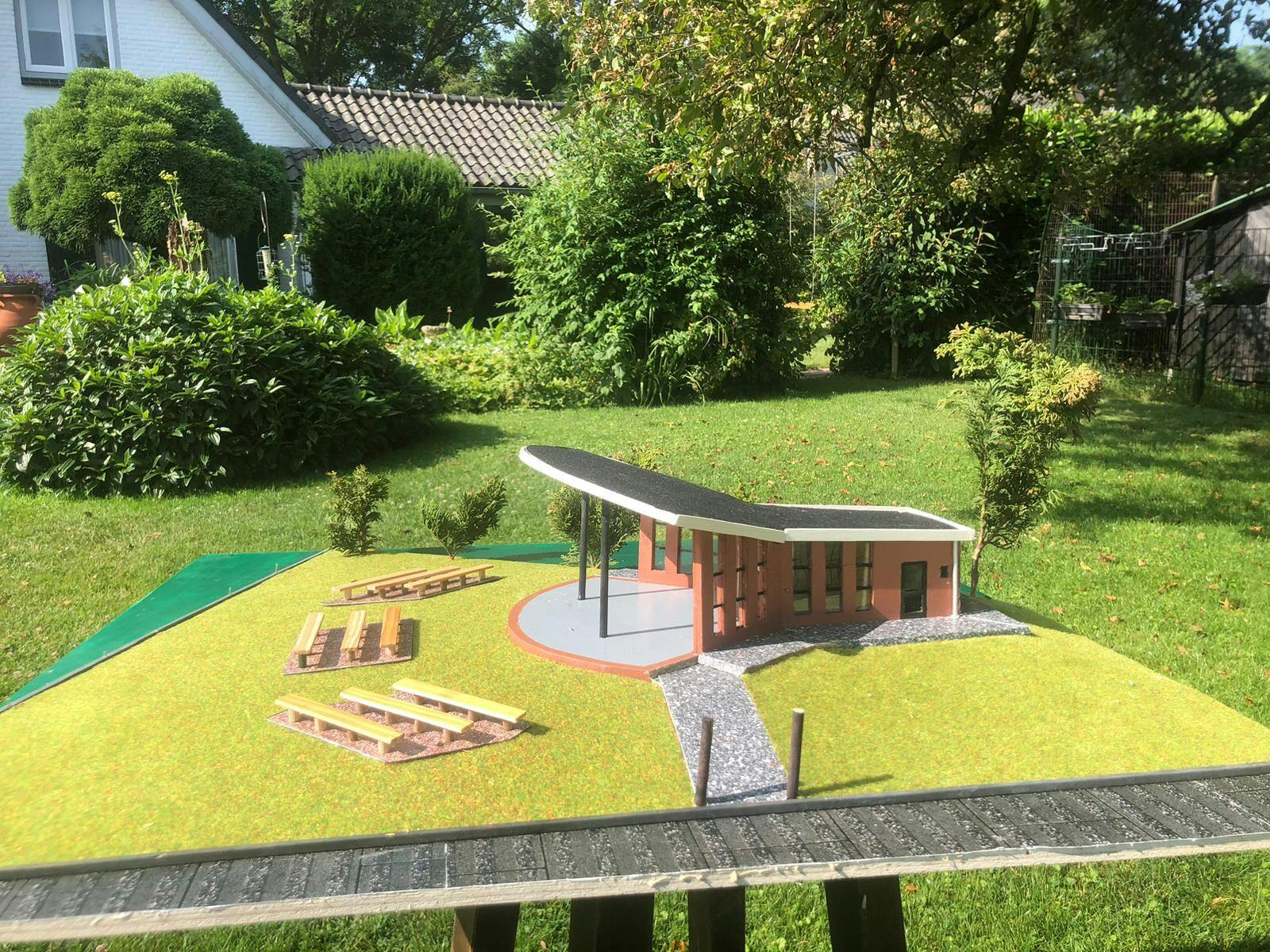 De Stichting Muziekkoepel Winssen vraagt uw aandacht