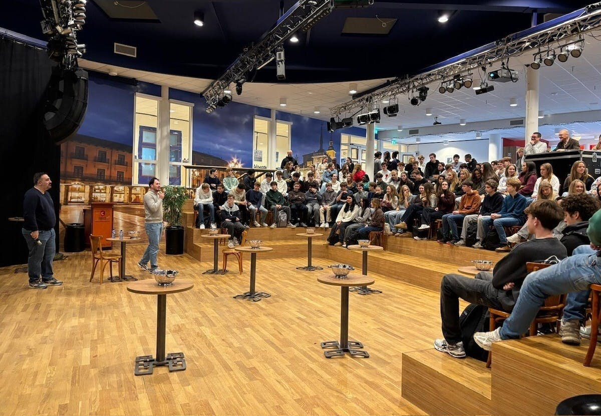 Leerlingen Canisius zamelen geld in voor Sinan Cans Stichting Shams-Rumi